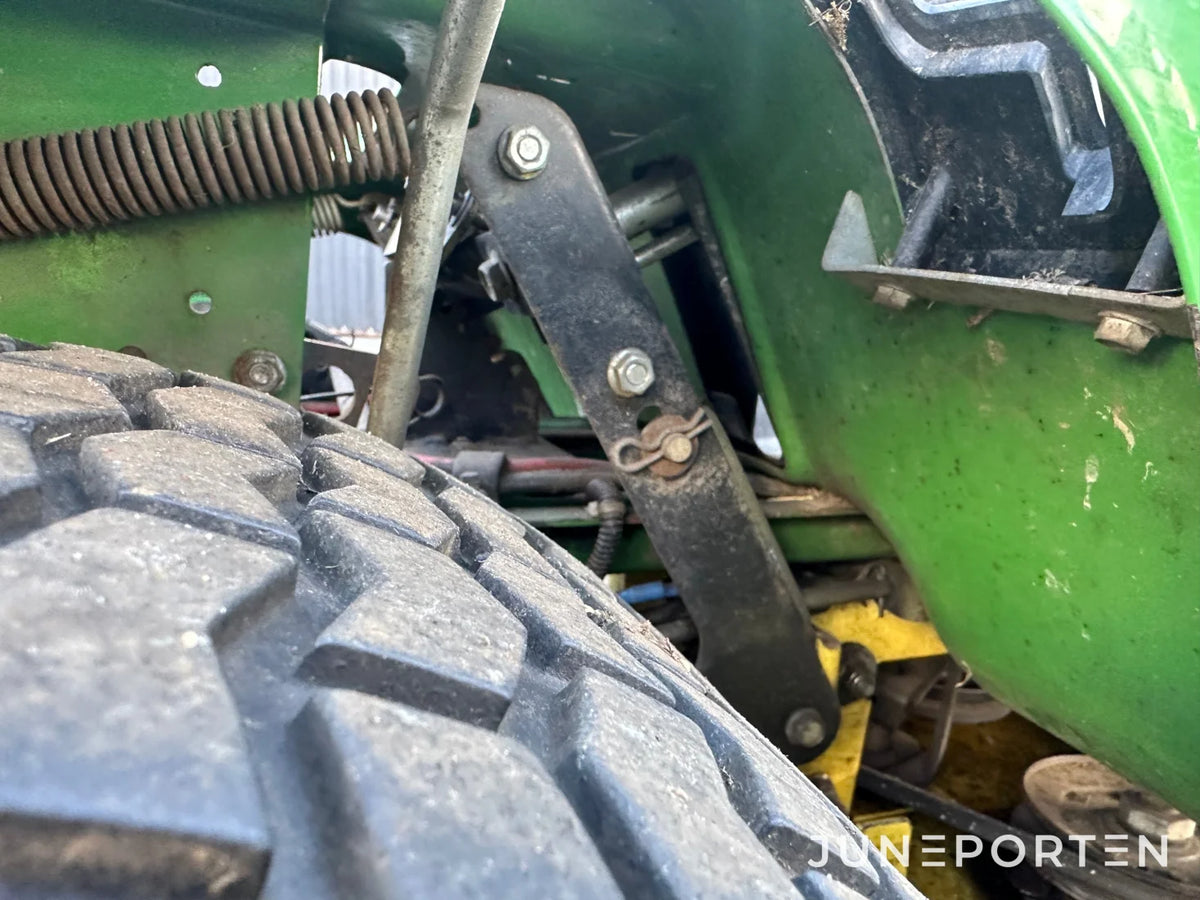 Åkgräsklippare John Deere STX 38