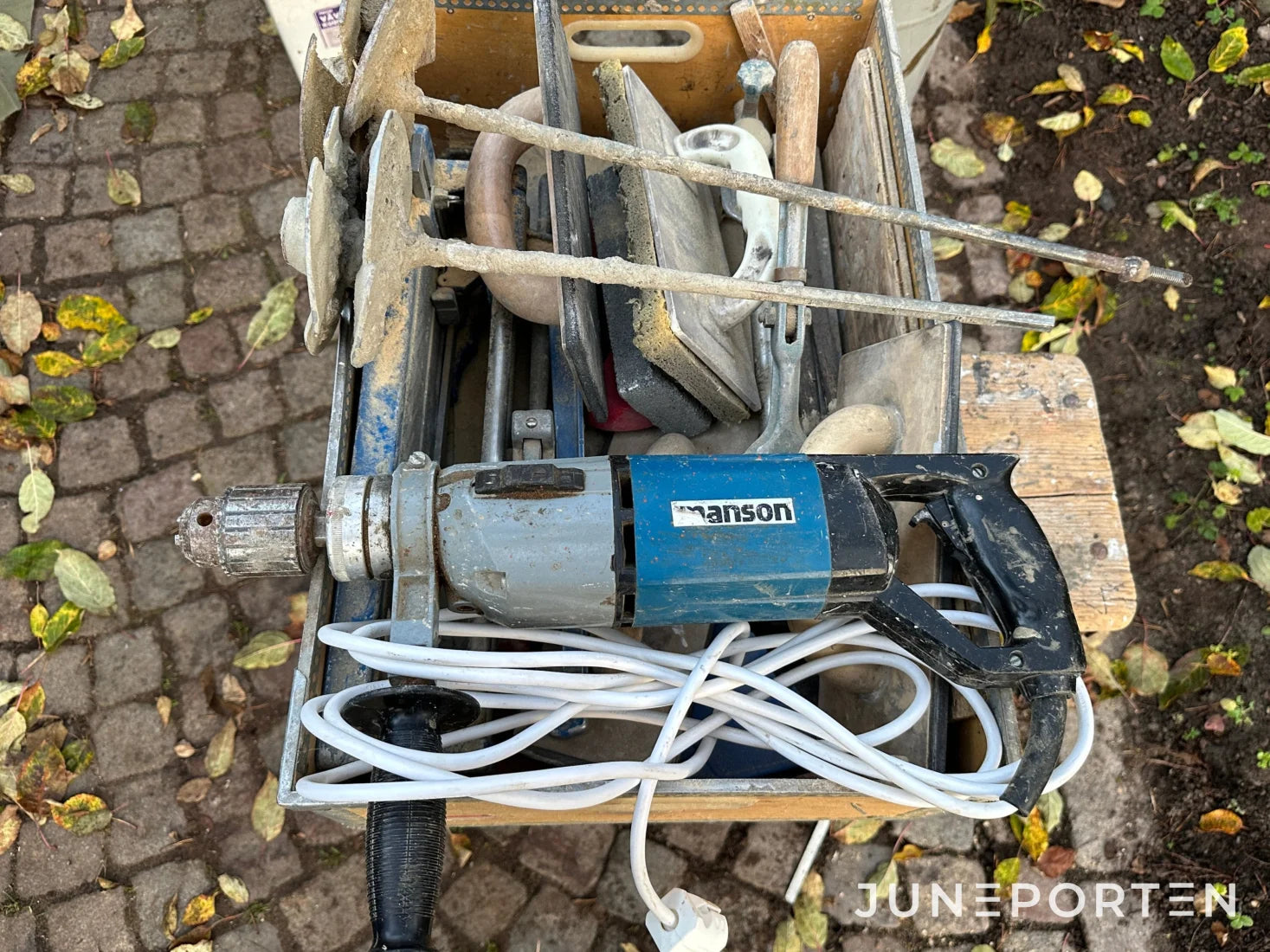 Kakelkit med plattskärare och blandare