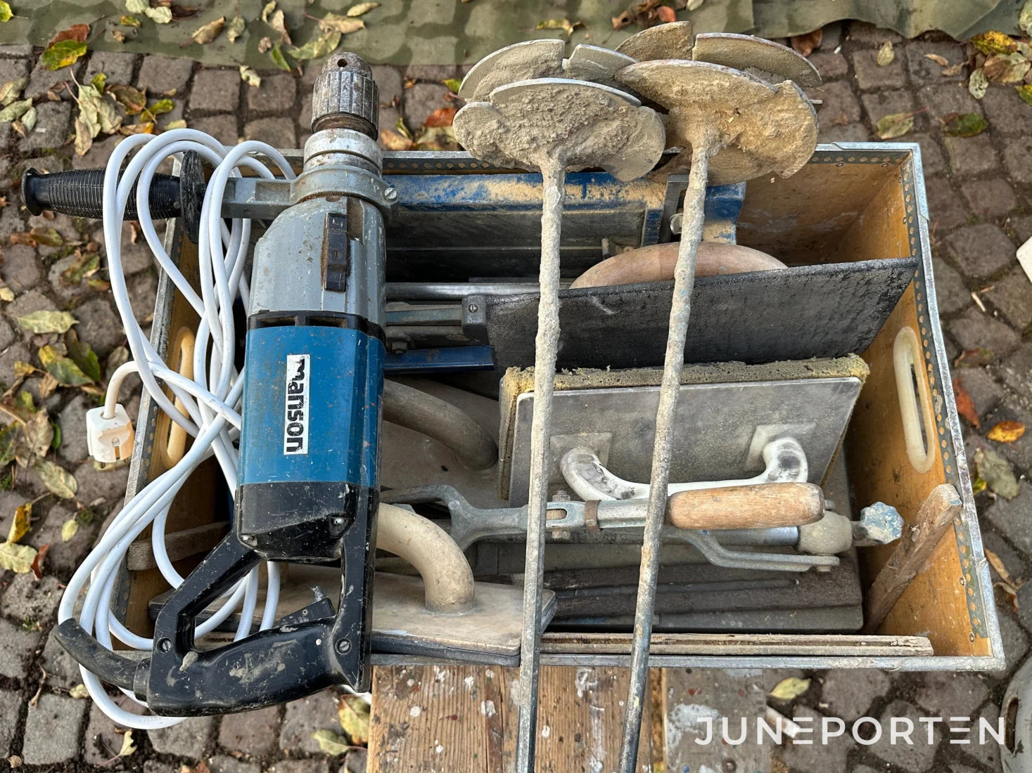 Kakelkit med plattskärare och blandare