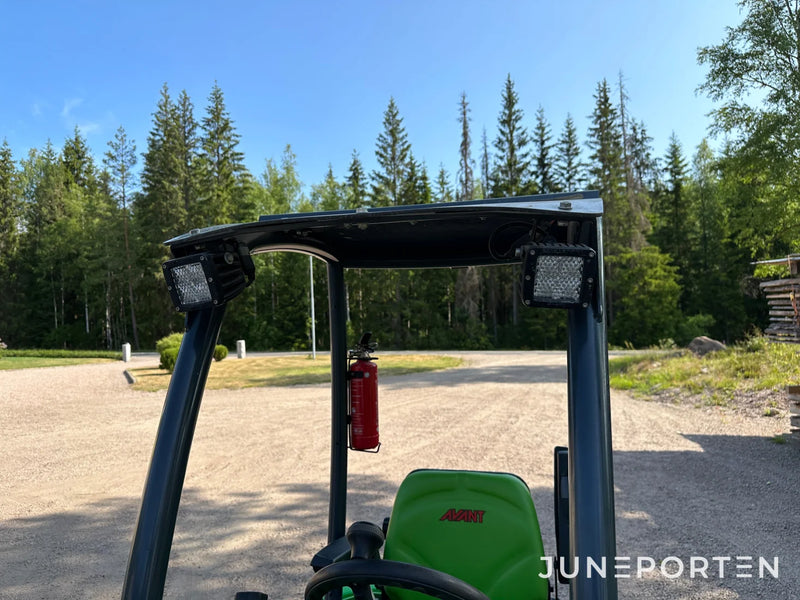Kompaktlastare Avant 420 med redskap