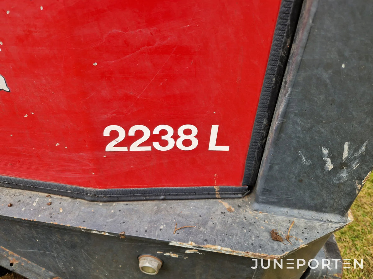 Kompaktlastare Thaler 2238 L med redskap