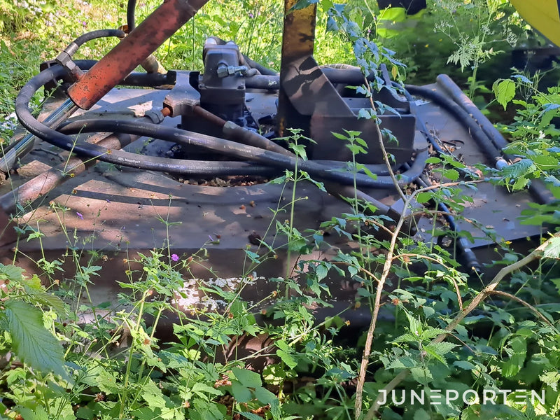 Traktorgrävare Lännen 860C med redskap