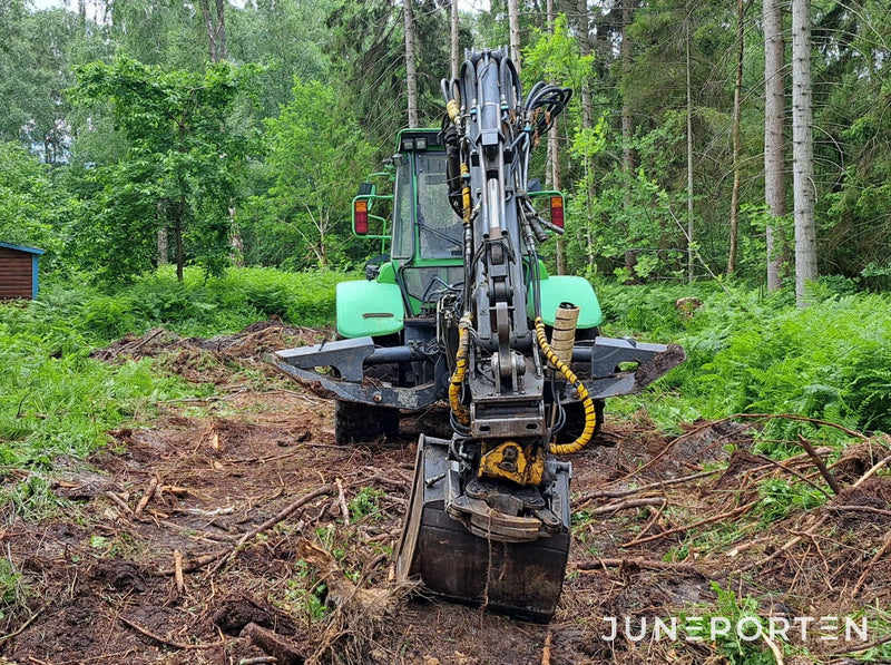 Traktorgrävare Lännen 860C med redskap