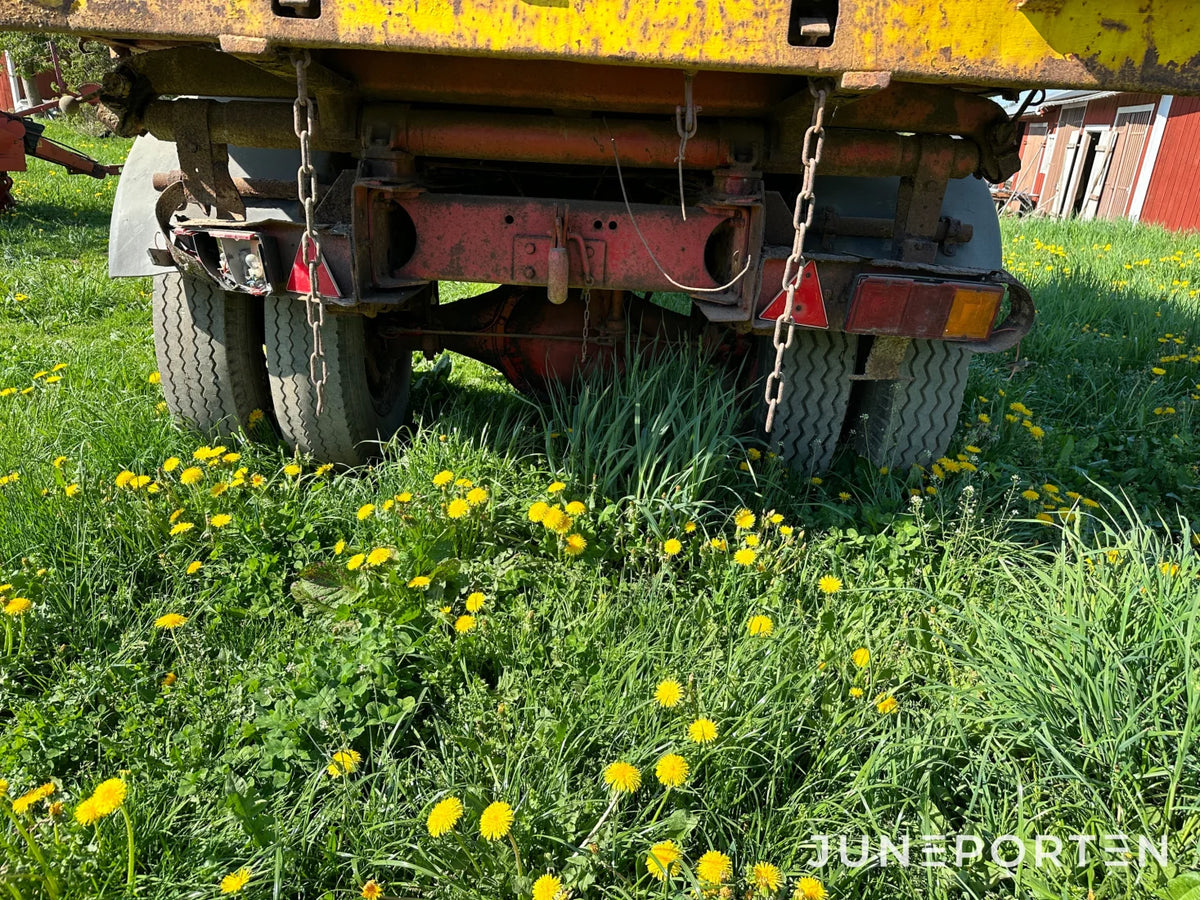 Lastbilsvagn Volvo för traktor