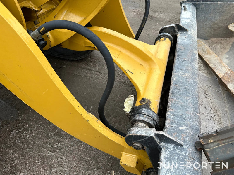 Lastmaskin Caterpillar 908H