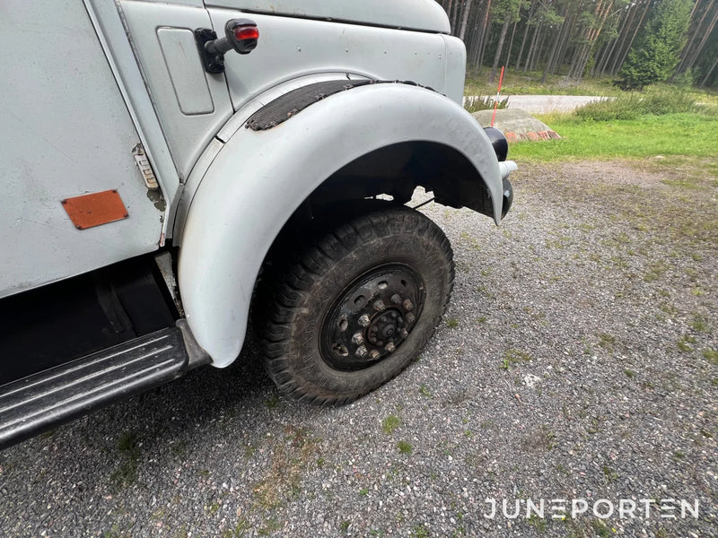 Terränglastbil Volvo L-48546-A med Hiab 177 kran