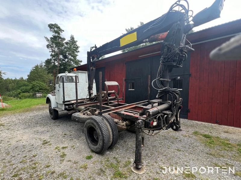 Terränglastbil Volvo L-48546-A med Hiab 177 kran