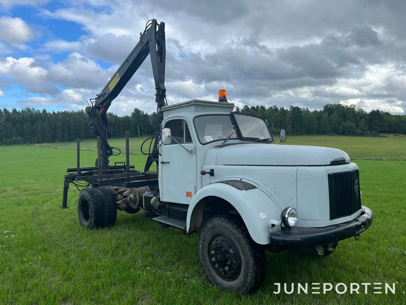 Terränglastbil Volvo L-48546-A med Hiab 177 kran