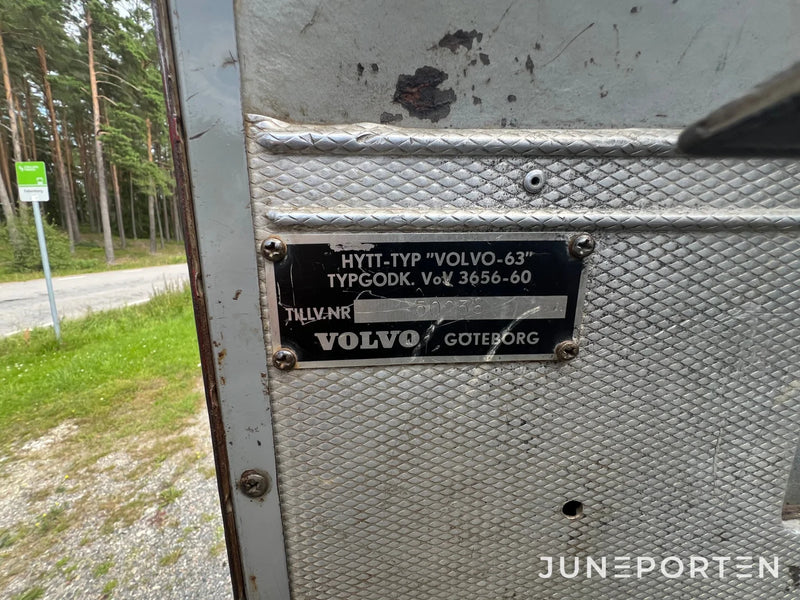 Terränglastbil Volvo L-48546-A med Hiab 177 kran
