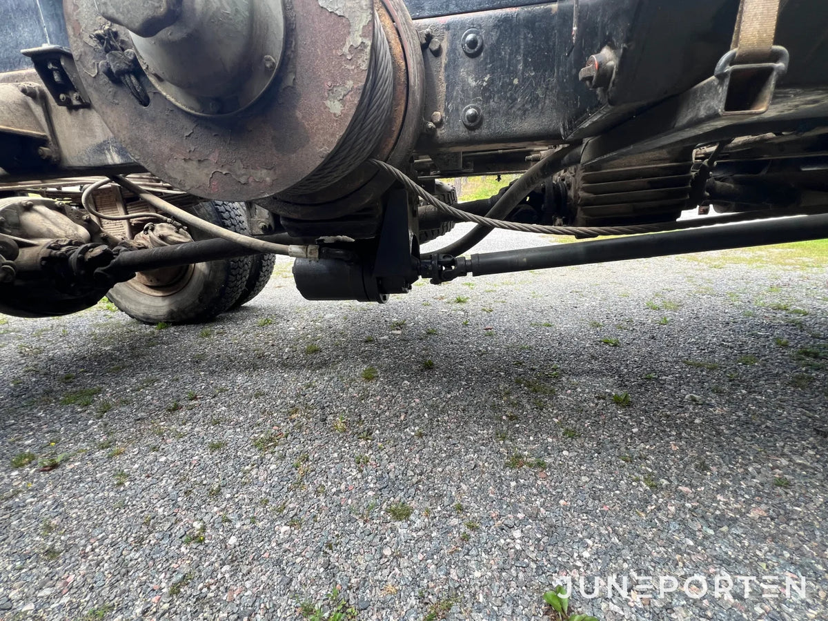 Terränglastbil Volvo L-48546-A med Hiab 177 kran