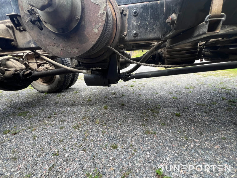 Terränglastbil Volvo L-48546-A med Hiab 177 kran