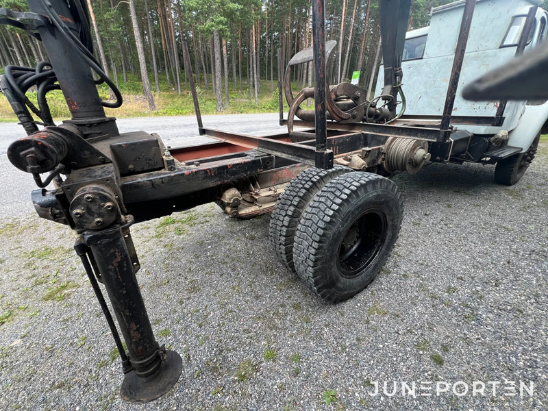 Terränglastbil Volvo L-48546-A med Hiab 177 kran