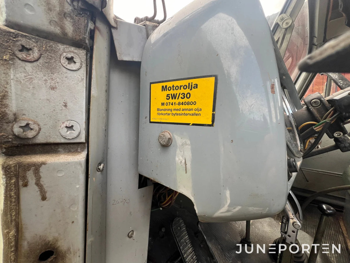 Terränglastbil Volvo L-48546-A med Hiab 177 kran