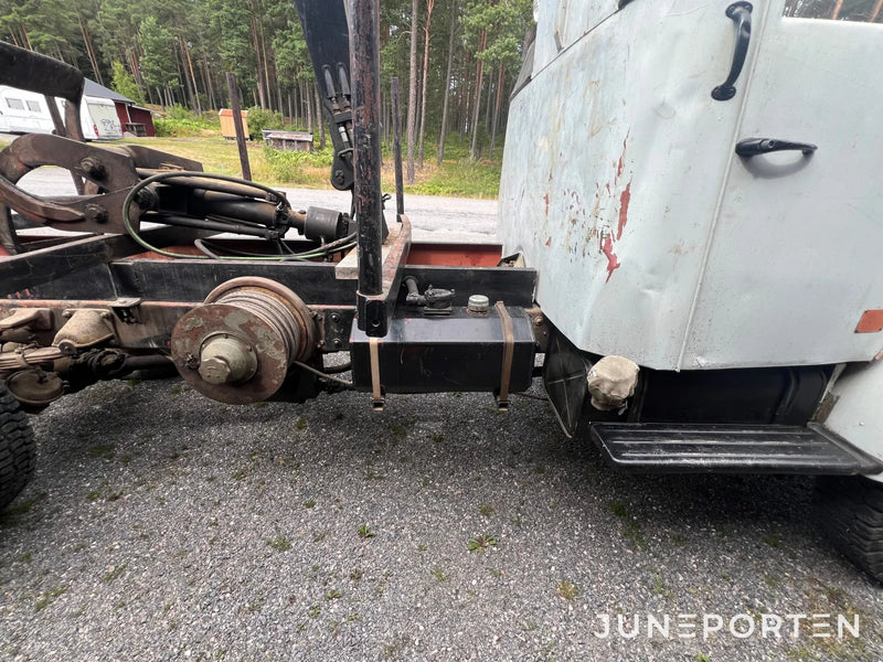 Terränglastbil Volvo L-48546-A med Hiab 177 kran