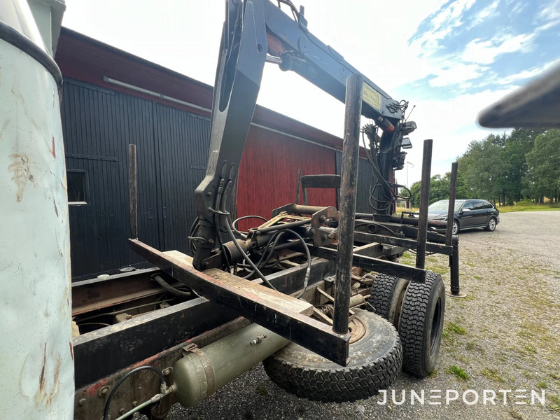 Terränglastbil Volvo L-48546-A med Hiab 177 kran