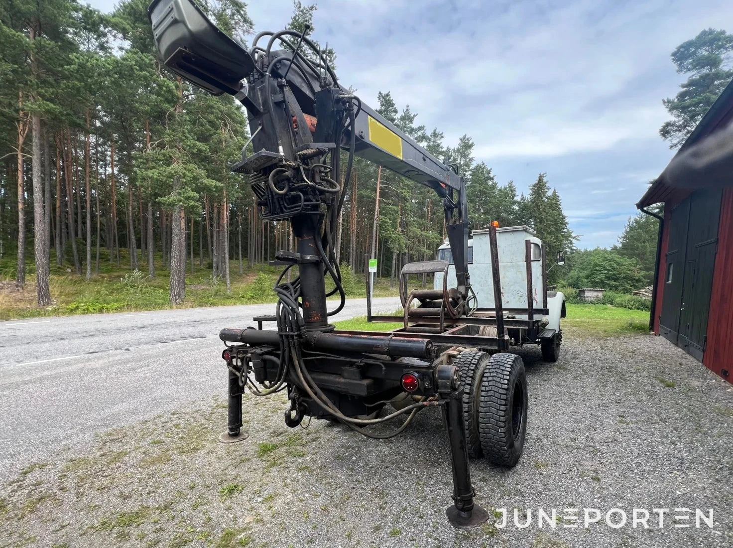 Terränglastbil Volvo L-48546-A med Hiab 177 kran