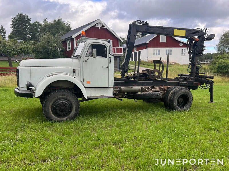 Terränglastbil Volvo L-48546-A med Hiab 177 kran
