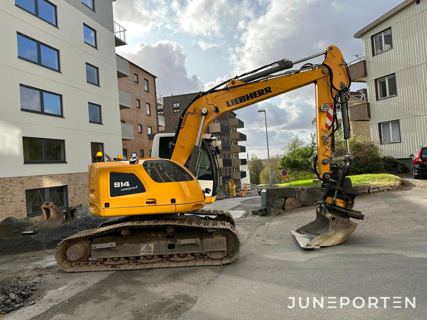 Bandgrävare Liebherr R914 Compact med tiltrotator