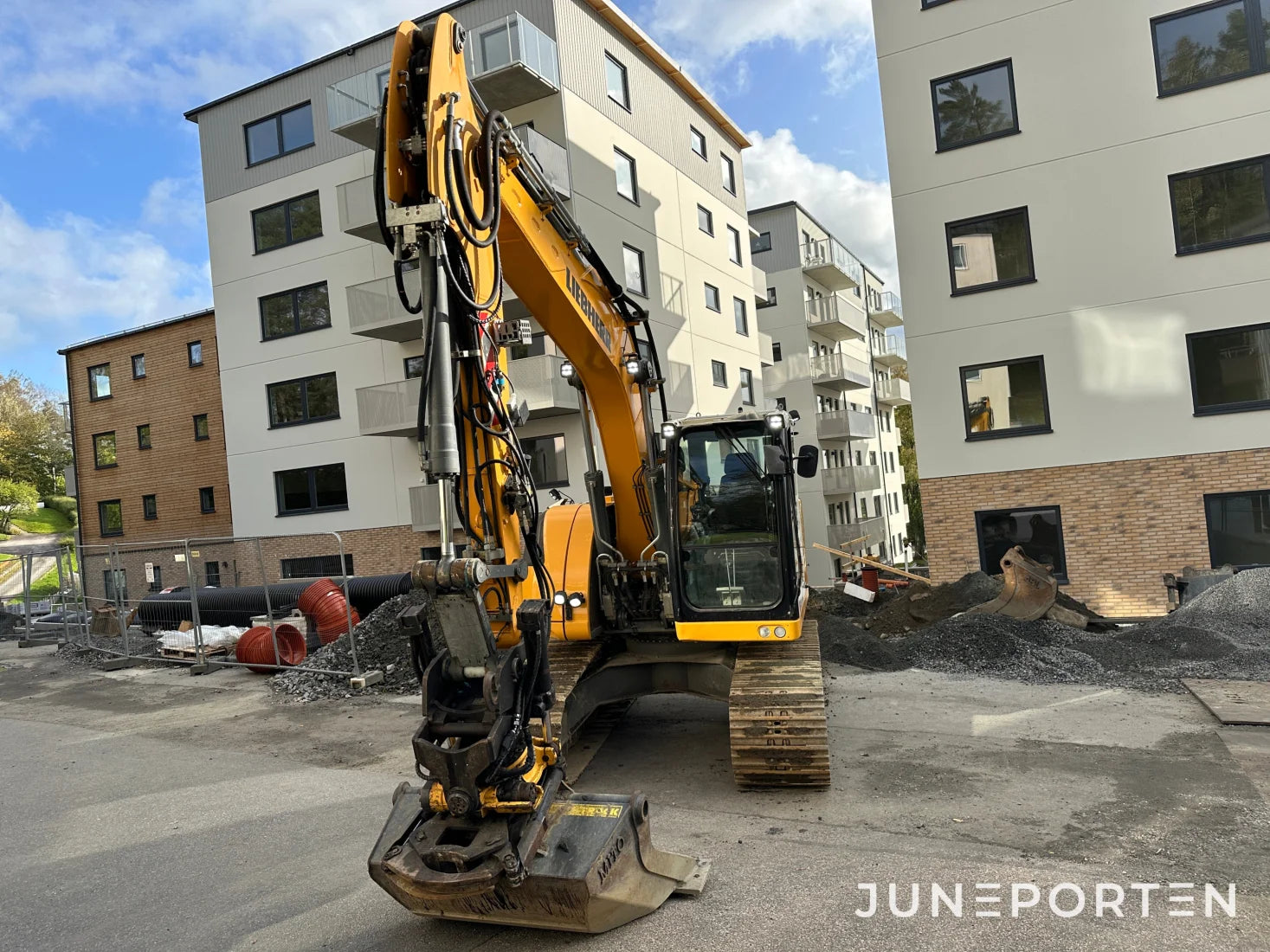 Bandgrävare Liebherr R914 Compact med tiltrotator
