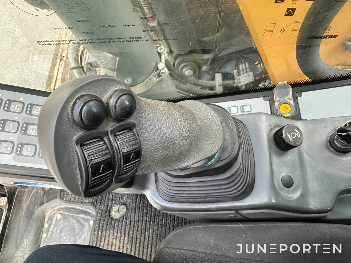 Bandgrävare Liebherr R914 Compact med tiltrotator