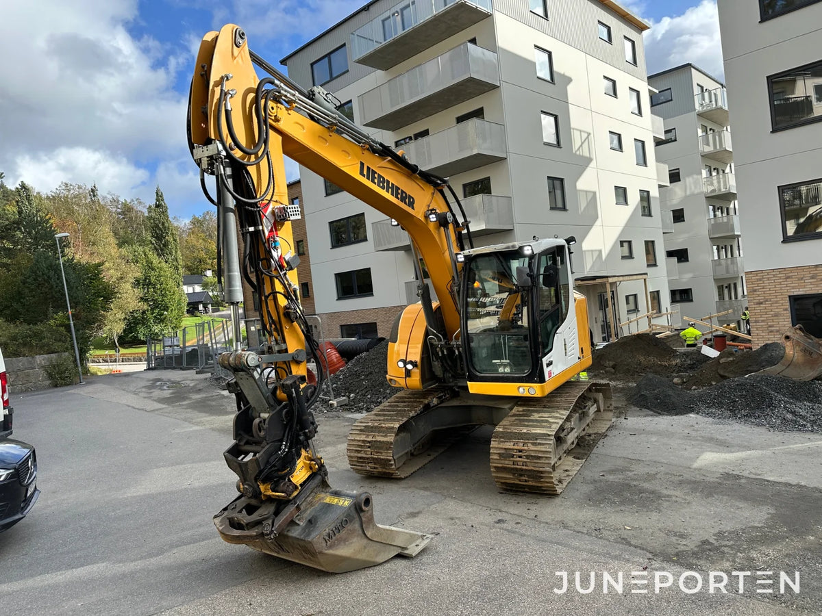Bandgrävare Liebherr R914 Compact med tiltrotator
