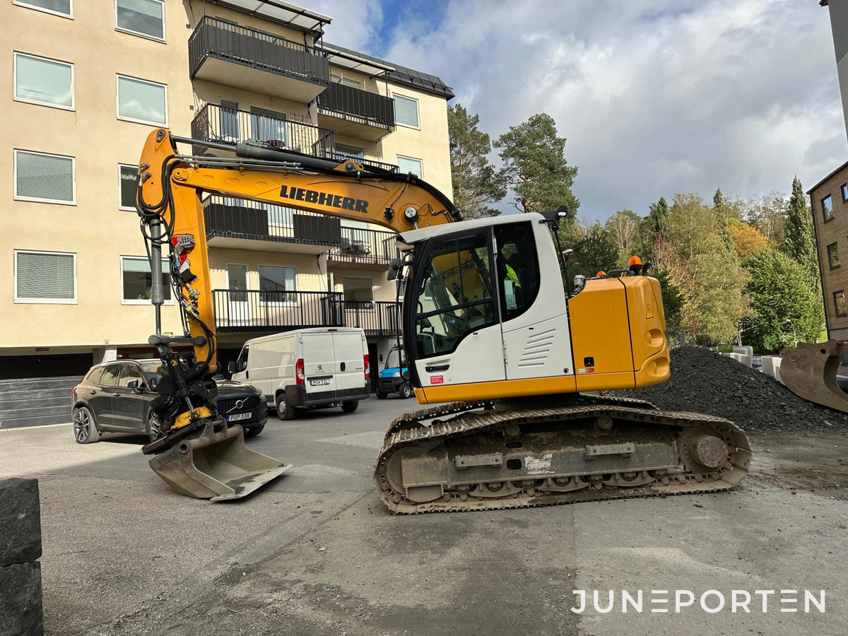 Bandgrävare Liebherr R914 Compact med tiltrotator