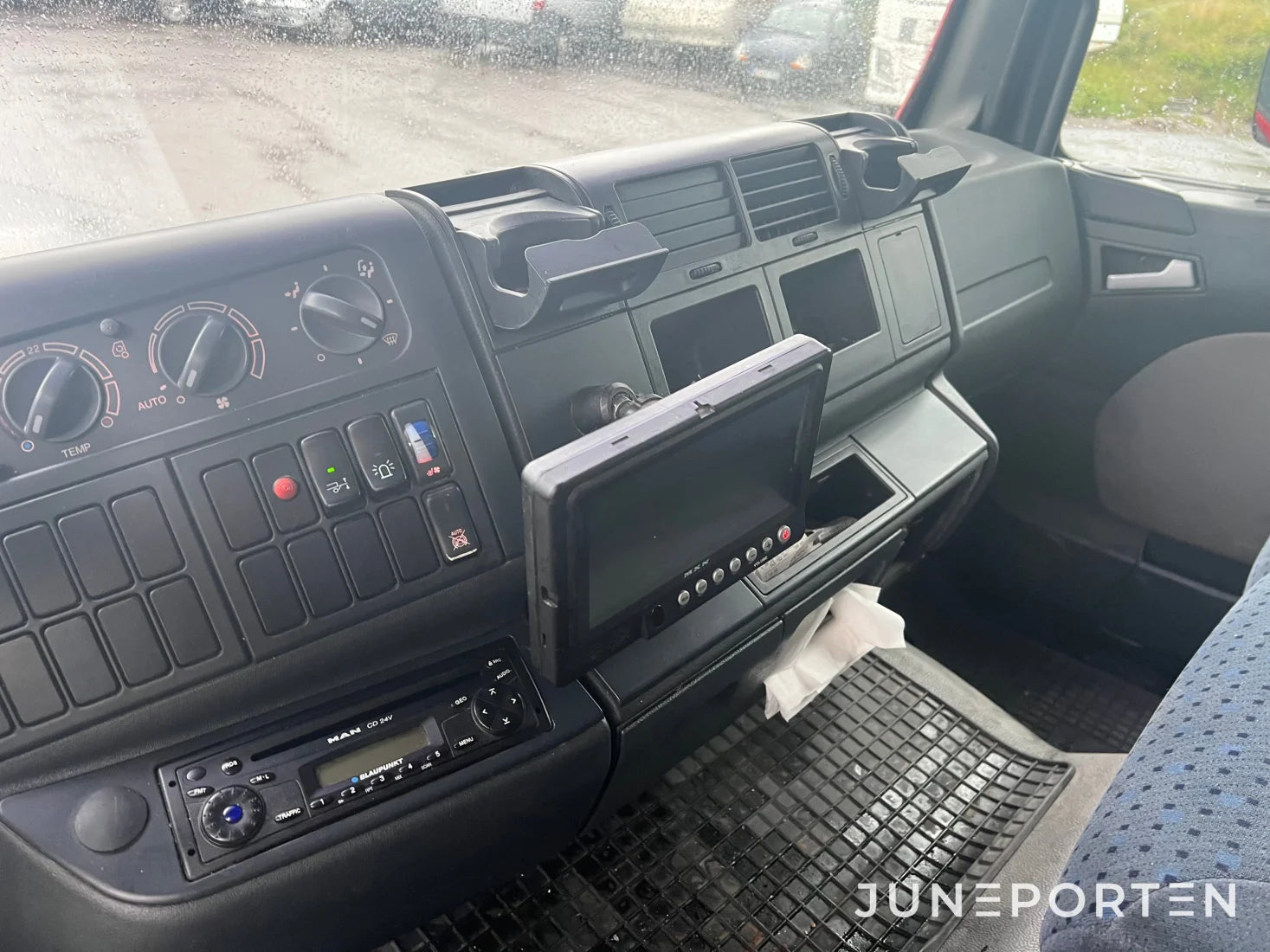 Man TGL 12.240 4X2 BL