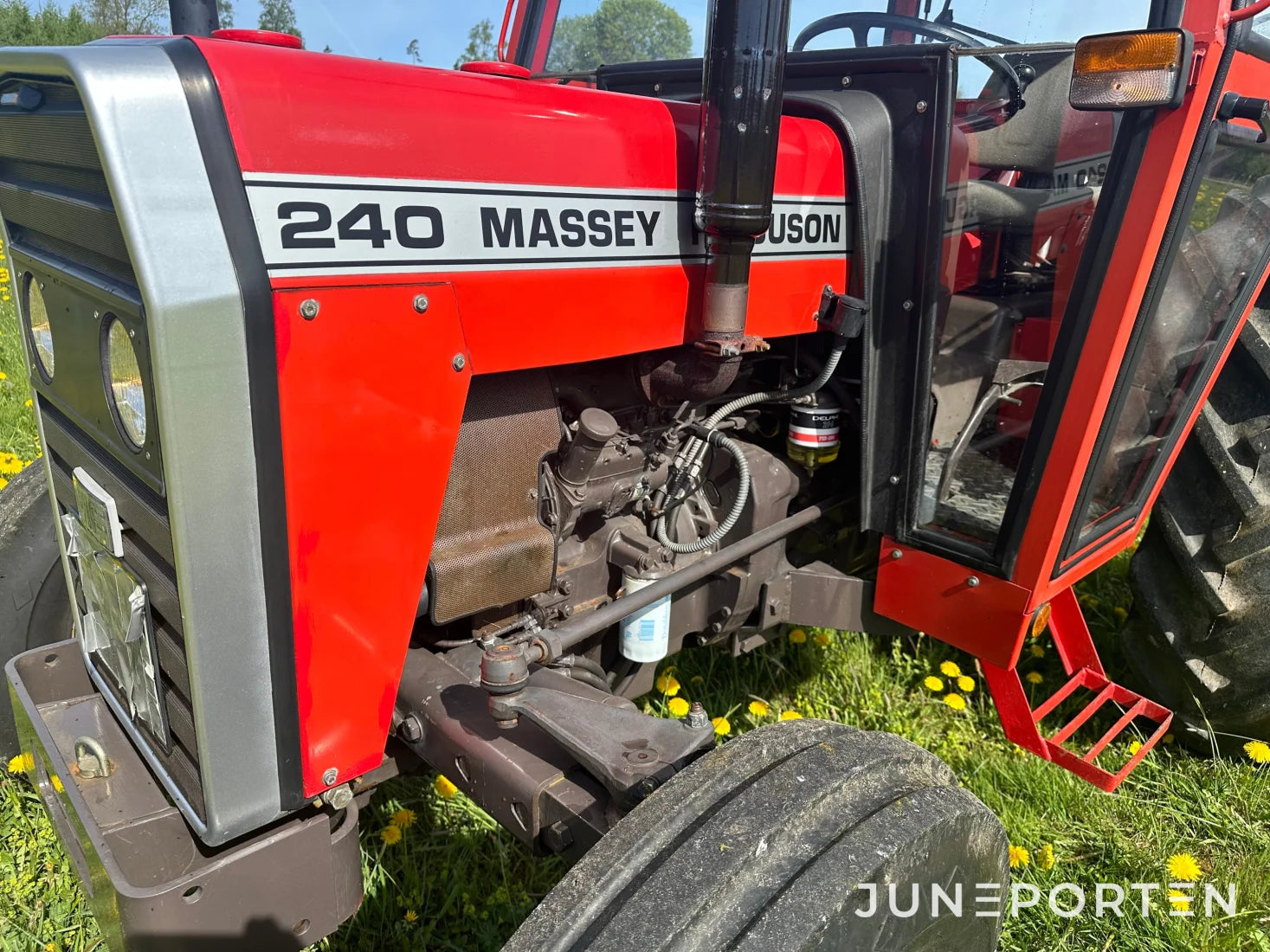 Massey Ferguson 240 (Unik)