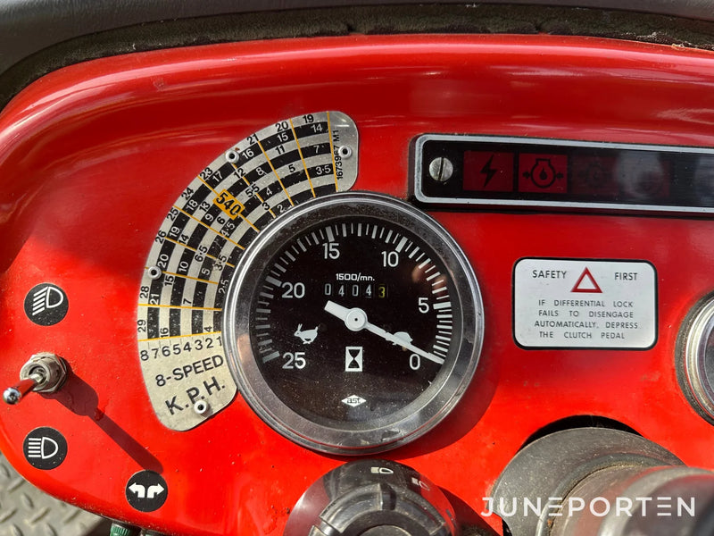 Massey Ferguson 240 (Unik)