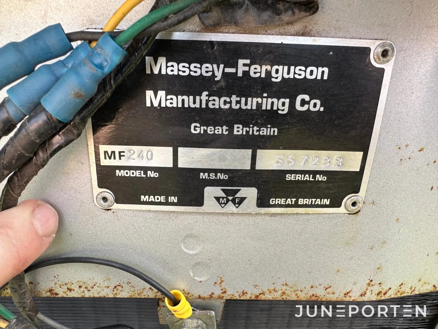 Massey Ferguson 240 (Unik)