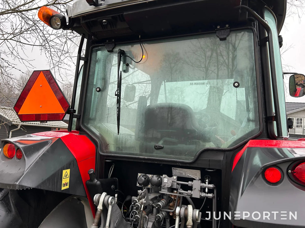 Massey Ferguson 5710