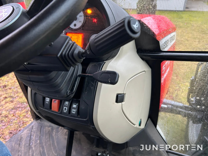 Massey Ferguson 5710