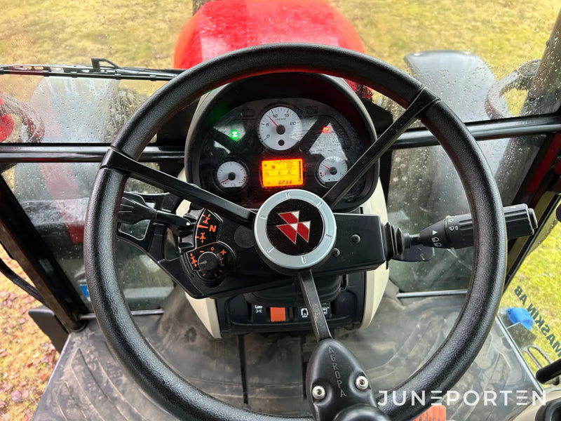 Massey Ferguson 5710