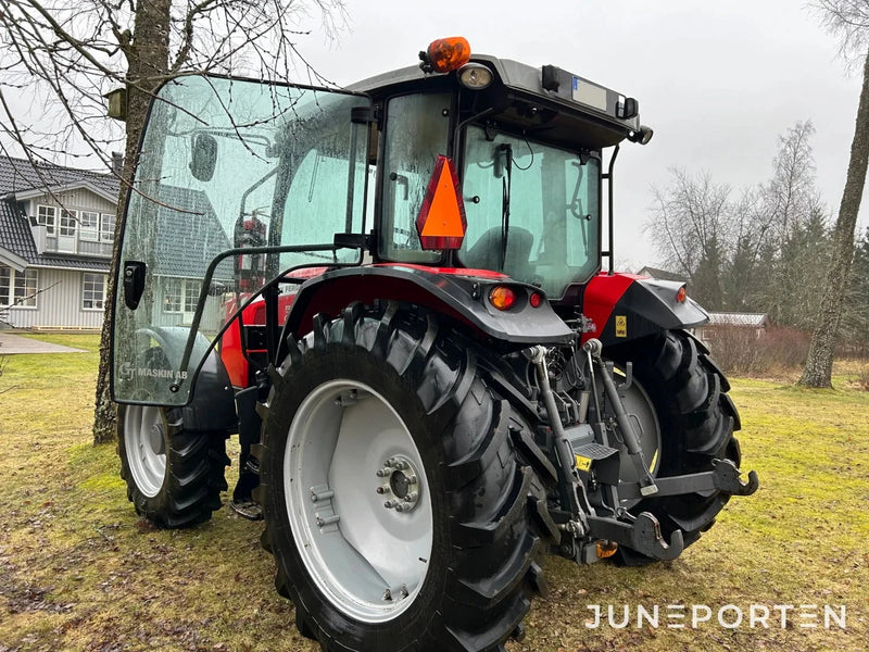 Massey Ferguson 5710