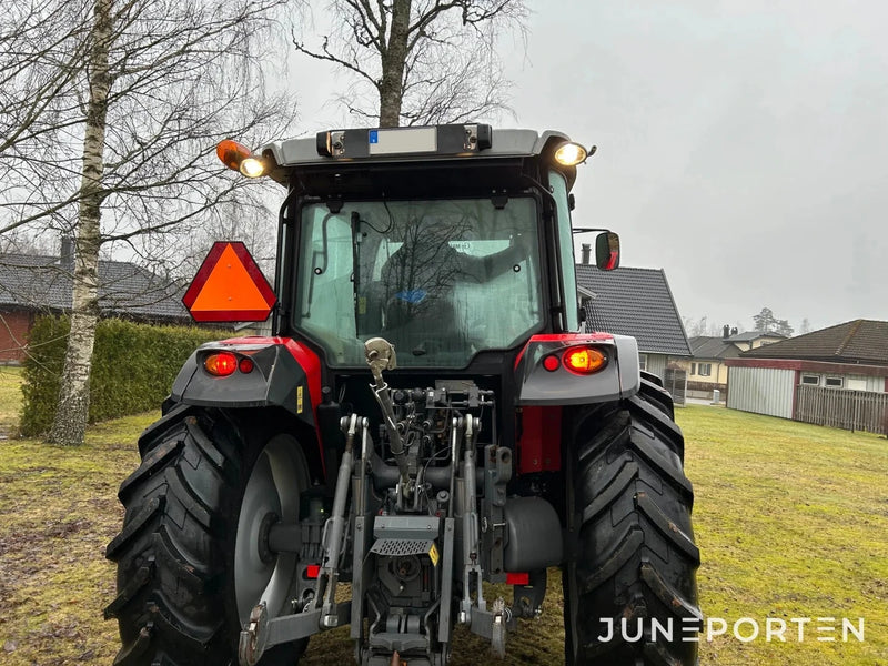Massey Ferguson 5710