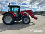 Massey Ferguson 5712 med lastare