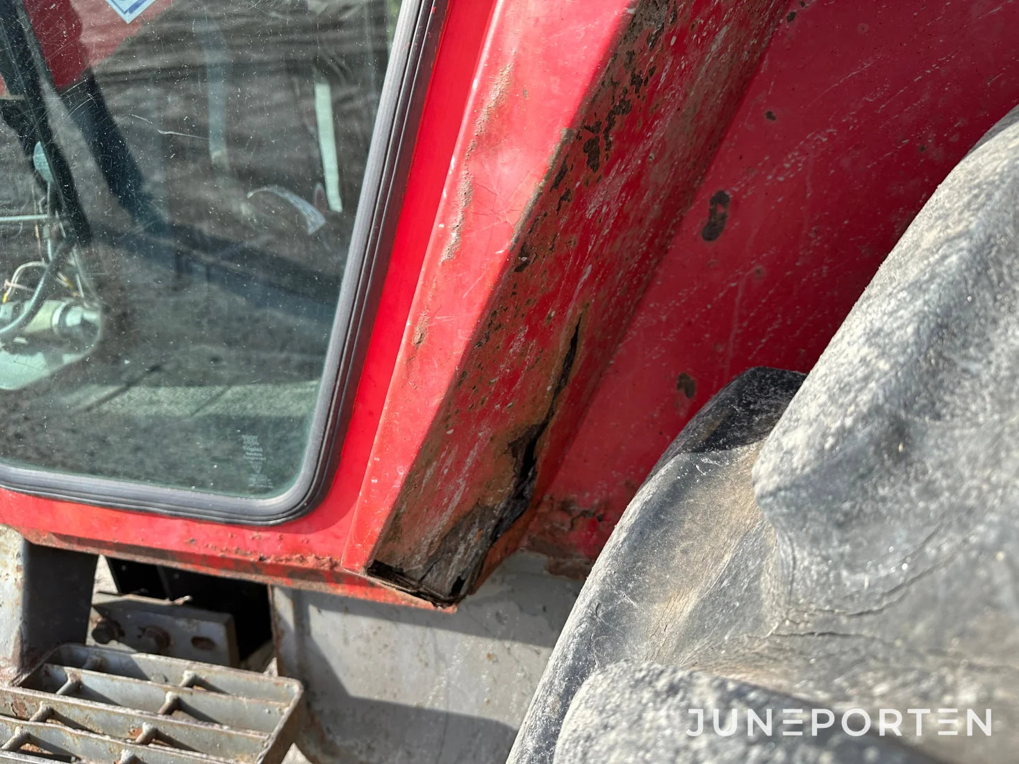 Massey Ferguson 575 med lastare
