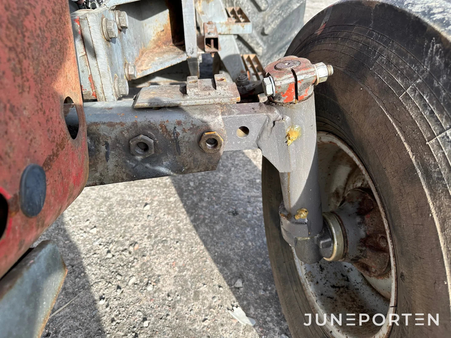 Massey Ferguson 575 med lastare