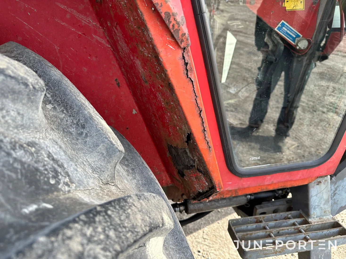 Massey Ferguson 575 med lastare