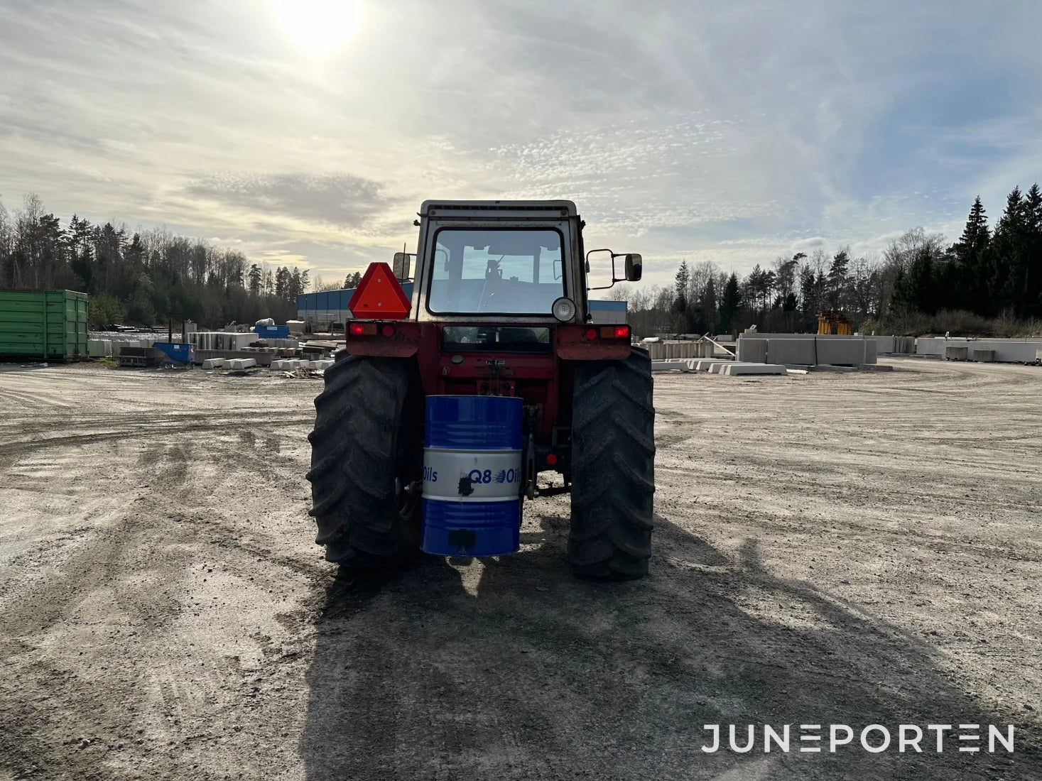 Massey Ferguson 575 med lastare