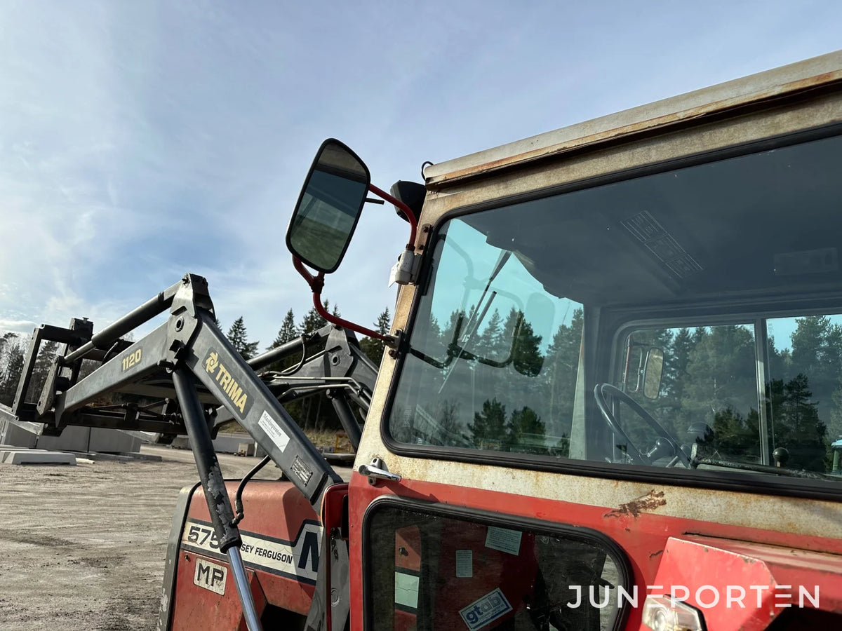 Massey Ferguson 575 med lastare