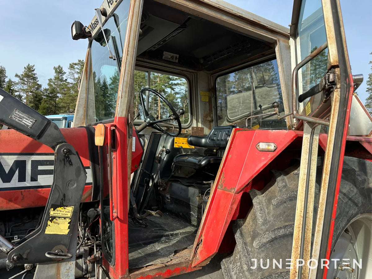 Massey Ferguson 575 med lastare