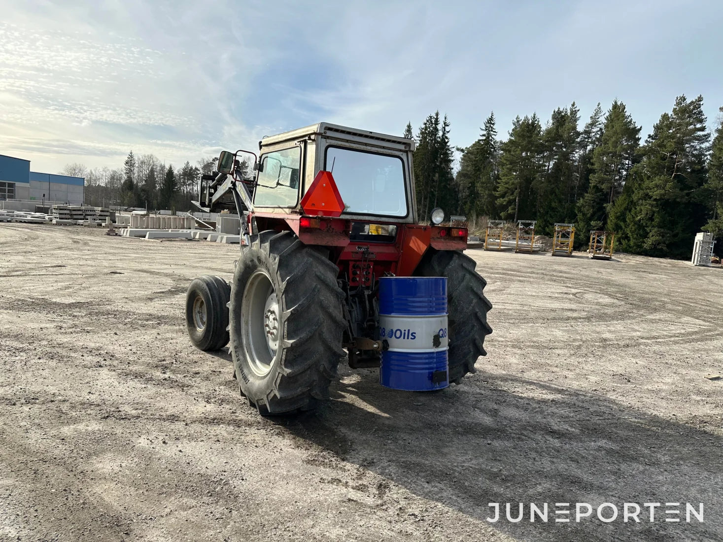 Massey Ferguson 575 med lastare