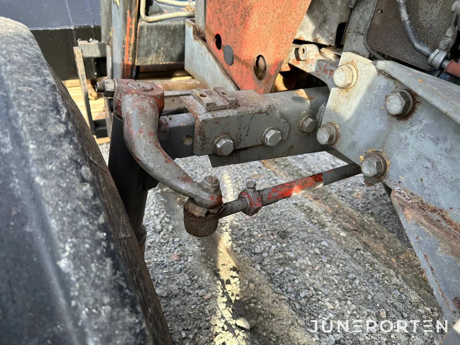 Massey Ferguson 575 med lastare