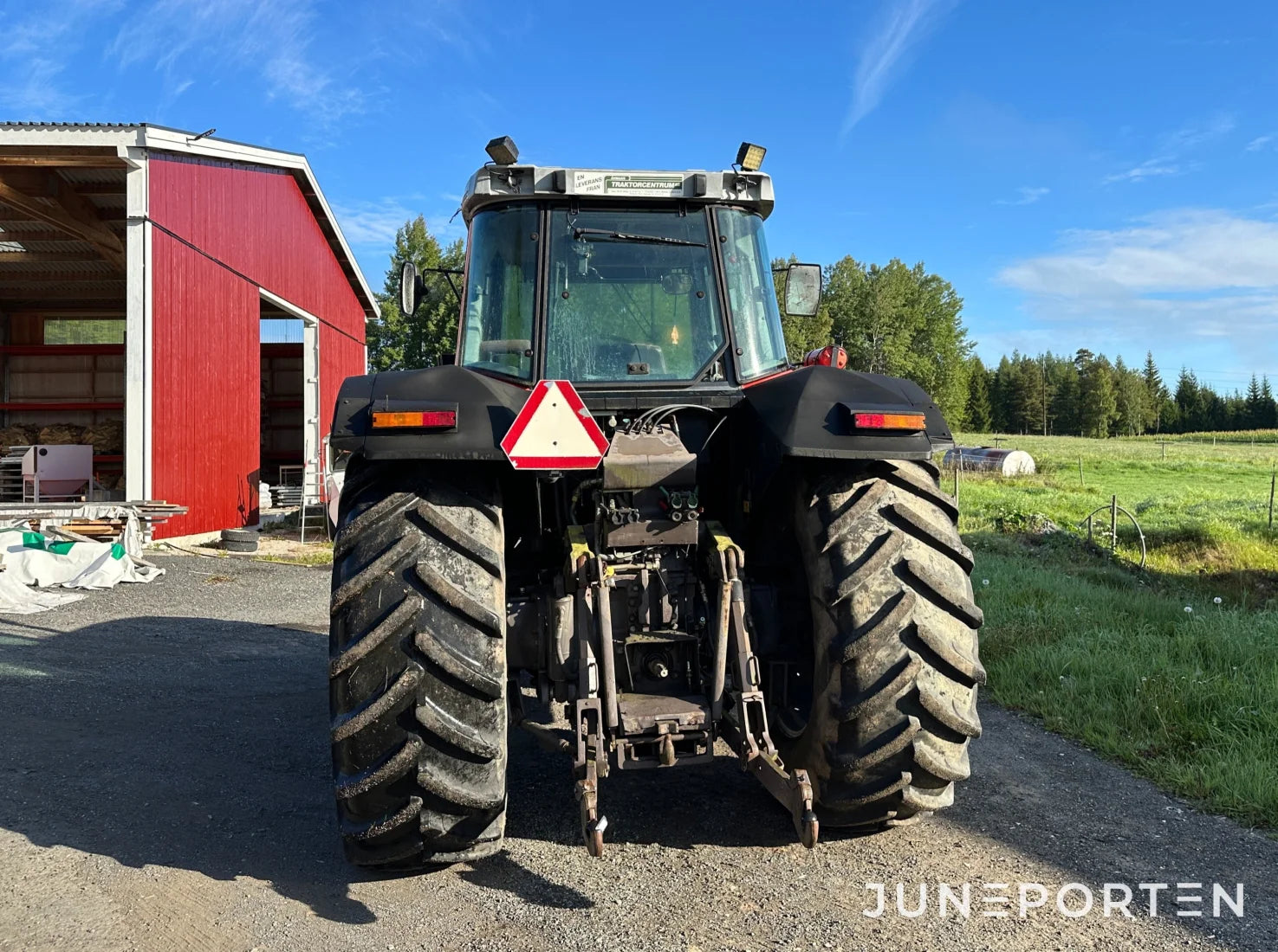 Massey Ferguson 8150 med Twintrac