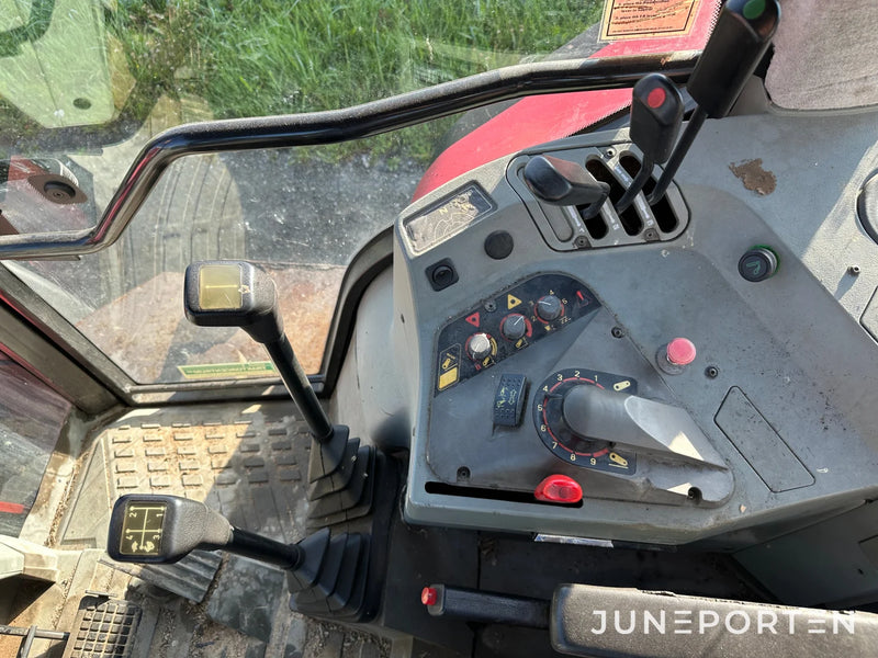 Massey Ferguson 8150 med Twintrac