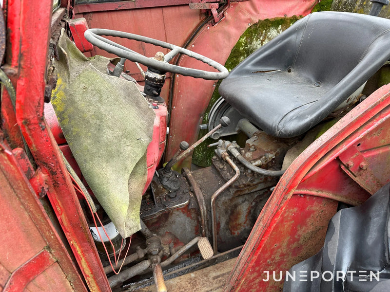 Massey Ferguson 135 med lastare