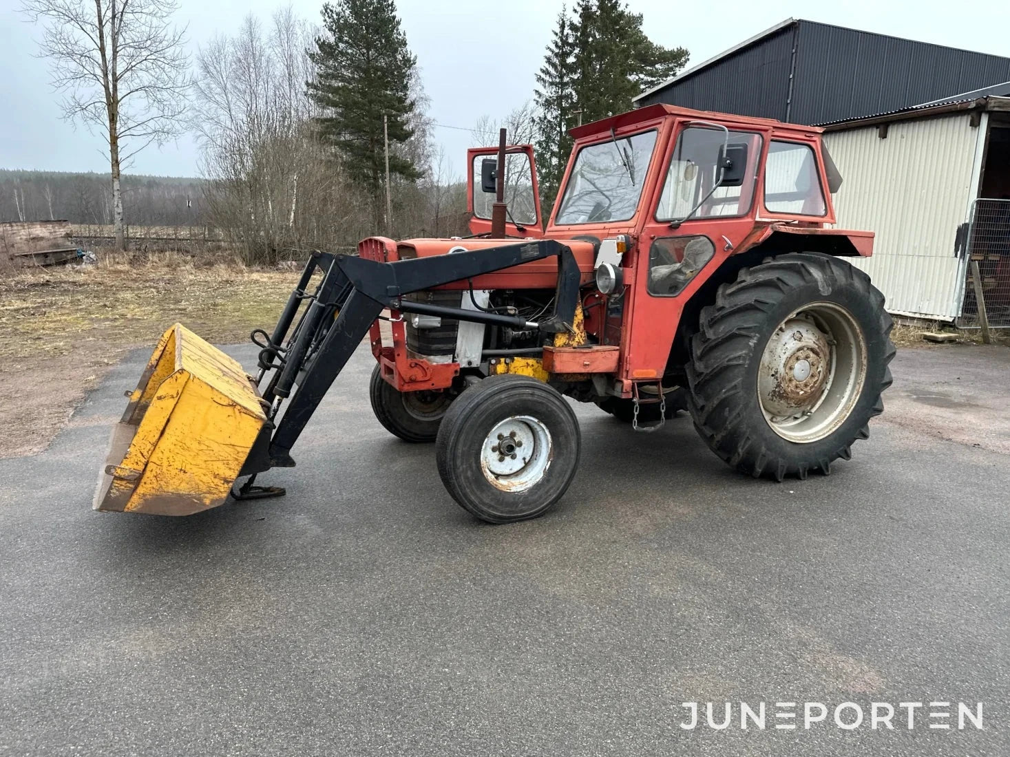 Massey Ferguson 185 S med lastare
