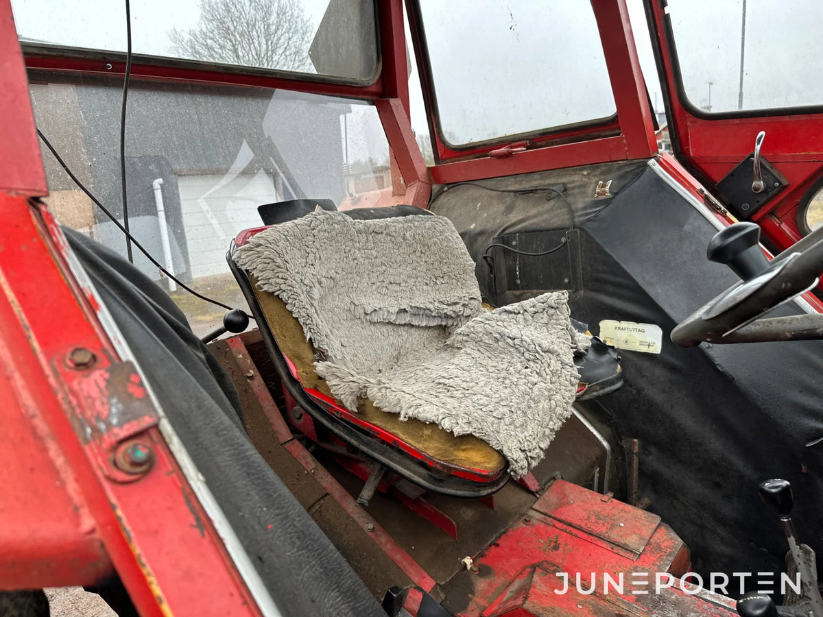 Massey Ferguson 185 S med lastare