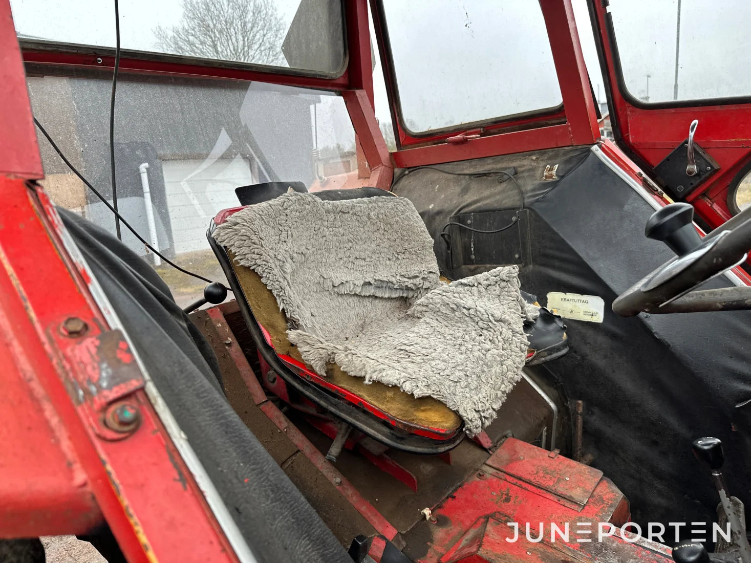 Massey Ferguson 185 S med lastare